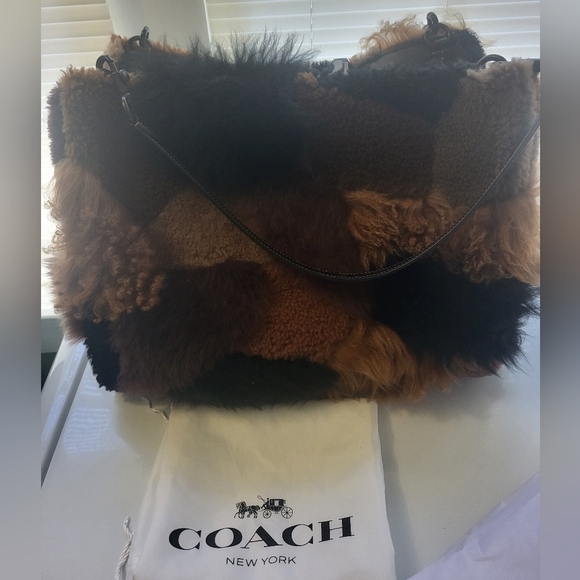 Limited Coach Shearling rogue 39 tote bag - Picture 4 of 15